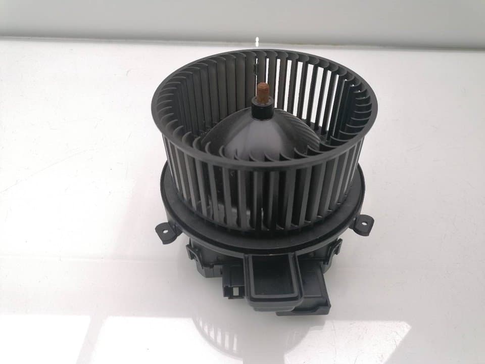 Motor calefaccion AUDI A4 AVANT (8W5)