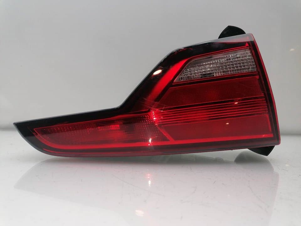 Piloto trasero izquierdo AUDI A4 AVANT (8W5)