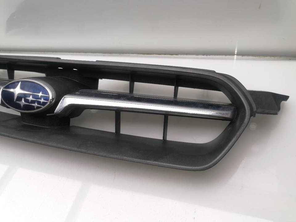 Rejilla delantera SUBARU LEGACY I (BC) 5