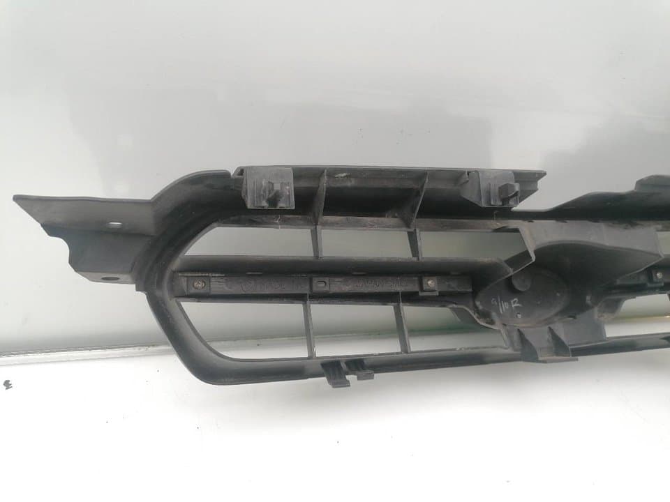 Rejilla delantera SUBARU LEGACY I (BC) 2