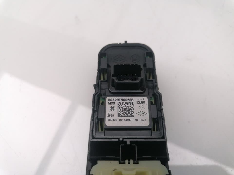 Mando elevalunas delantero izquierdo RENAULT CLIO IV