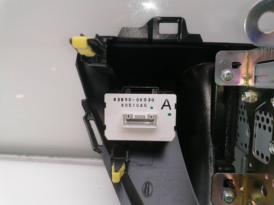 Sistema audio / radio cd TOYOTA HILUX (GUN1) 3