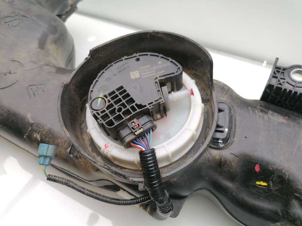 Deposito combustible TOYOTA HILUX (GUN1)