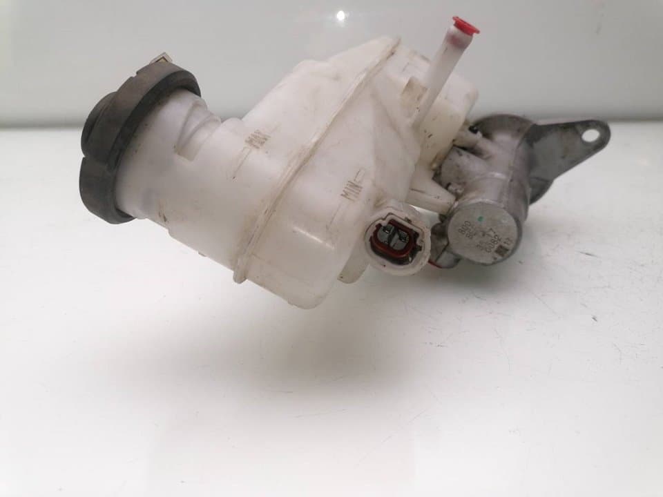 Bomba freno TOYOTA HILUX (GUN1) 3