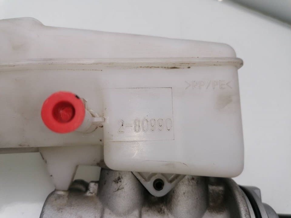 Bomba freno TOYOTA HILUX (GUN1) 2