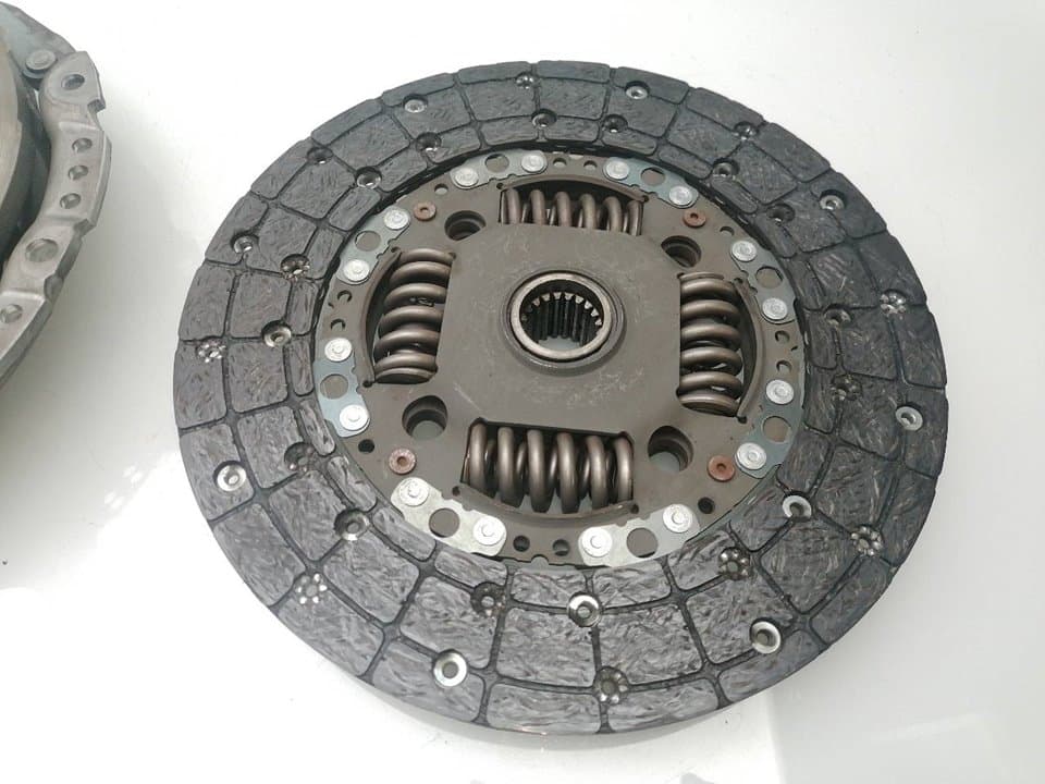 Kit embrague TOYOTA HILUX (GUN1) 3