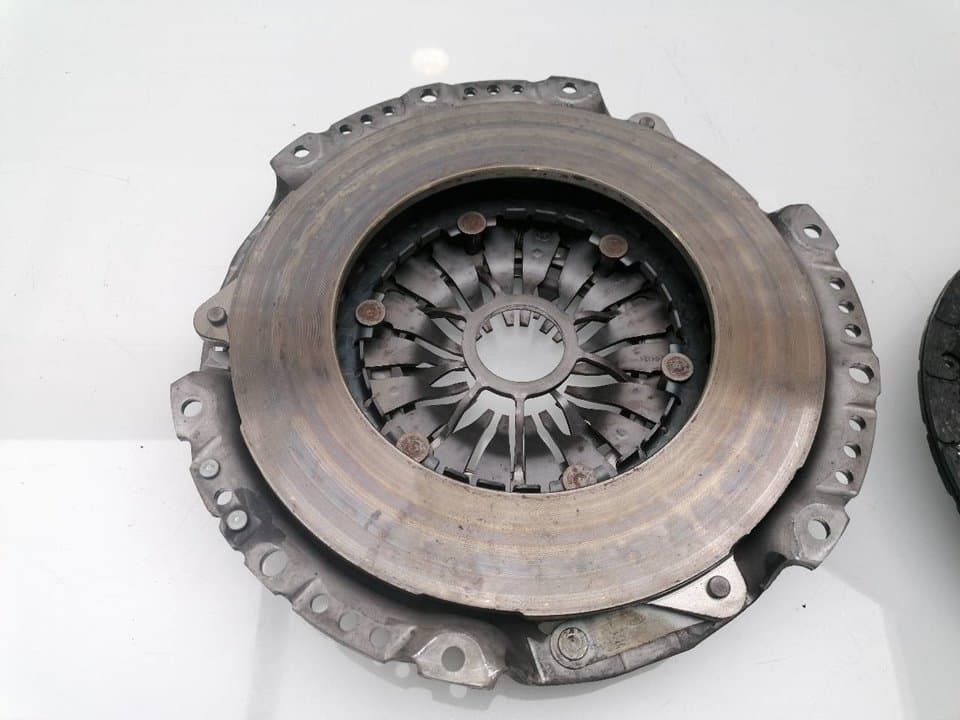 Kit embrague TOYOTA HILUX (GUN1) 2