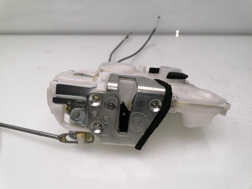 Cerradura puerta delantera derecha SUZUKI SWIFT (AZ)