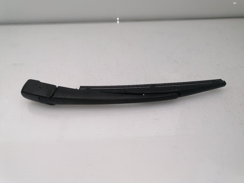 Brazo limpia trasero SUZUKI SWIFT (AZ)