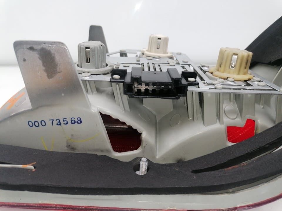 Piloto trasero izquierdo MERCEDES-BENZ CLASE E (W210) 3