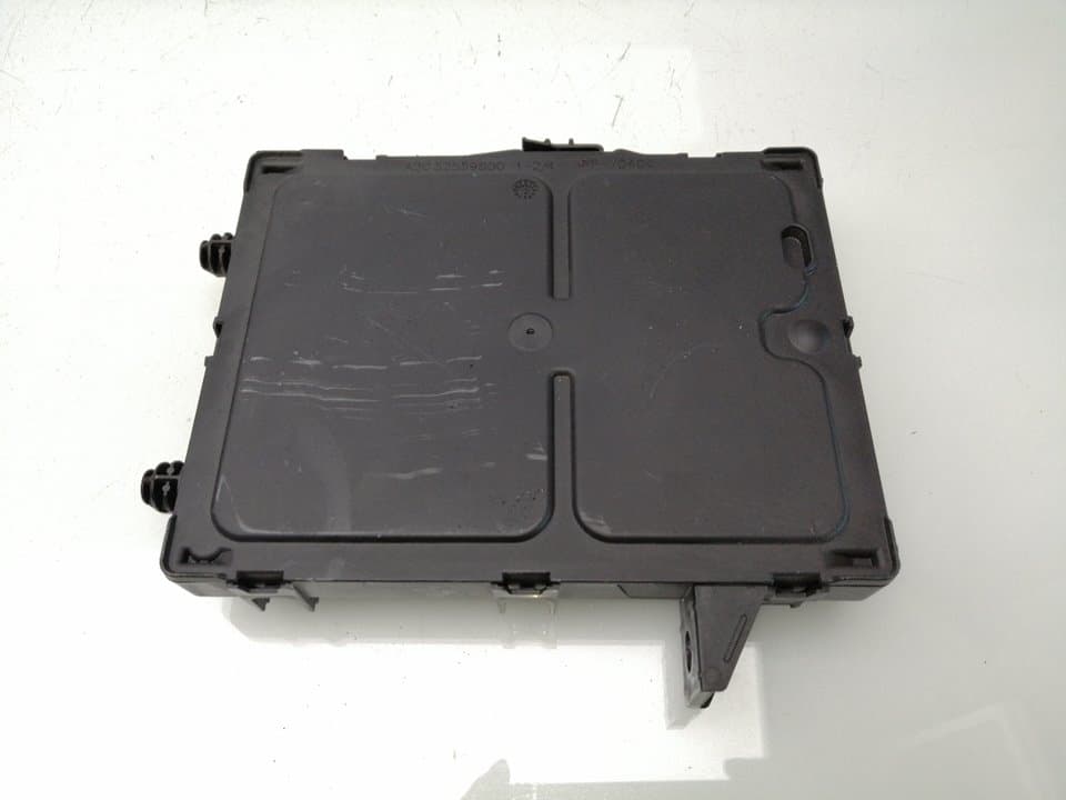 Recambio RENAULT MEGANE IV BERLINA 5P ref. 284B10674R 2