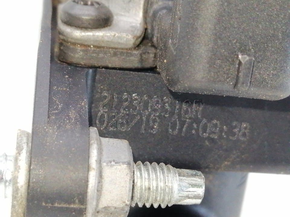 Recambio RENAULT MEGANE IV BERLINA 5P ref. 212309316R 4