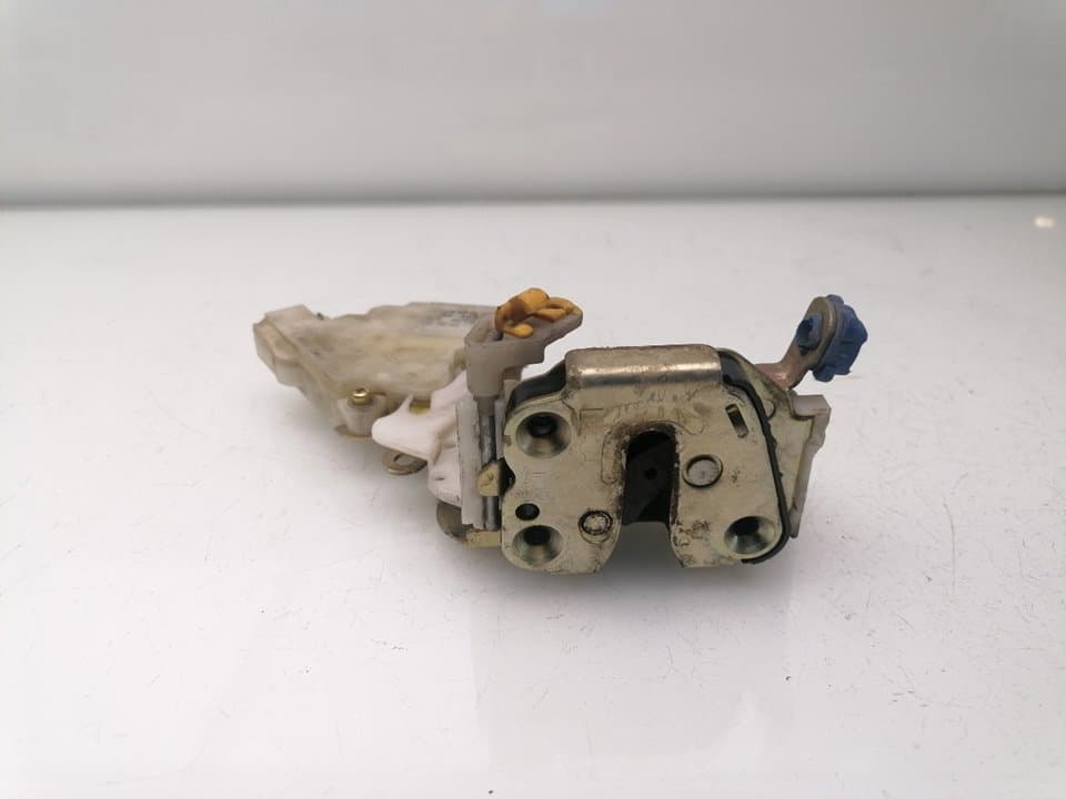 Cerradura puerta delantera izquierda NISSAN TERRANO II (R20) 2