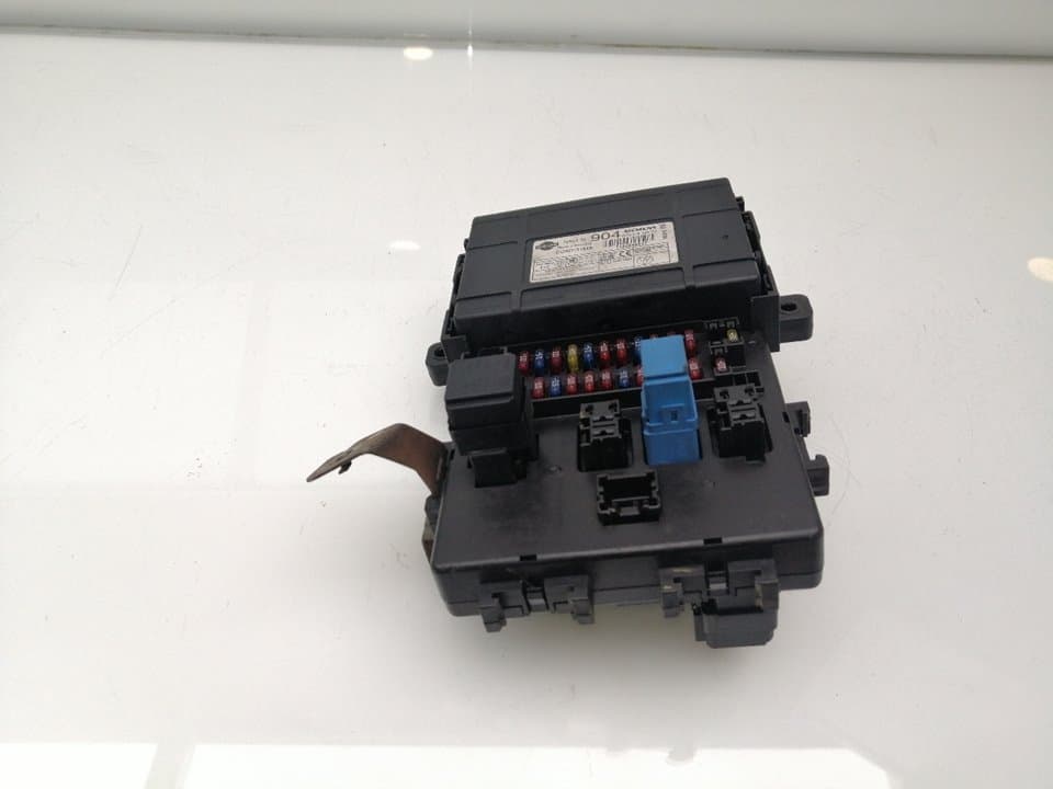 Caja reles / fusibles NISSAN TERRANO II (R20) 3