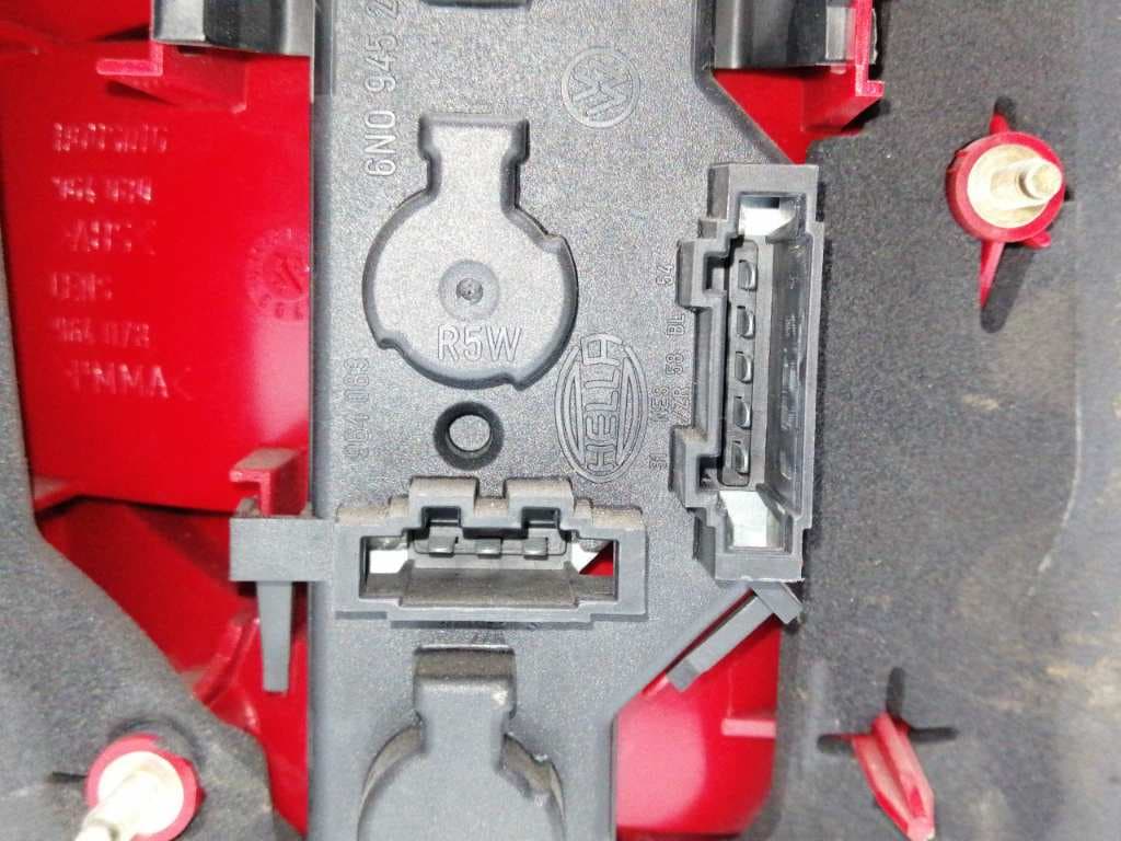 Piloto trasero derecho VOLKSWAGEN POLO BERLINA (6N1) 4