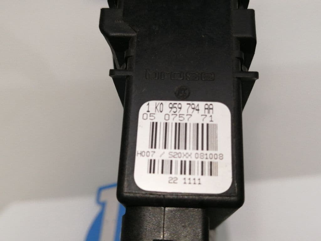 Motor elevalunas trasero izquierdo VOLKSWAGEN GOLF VI VARIANT (AJ5) 3