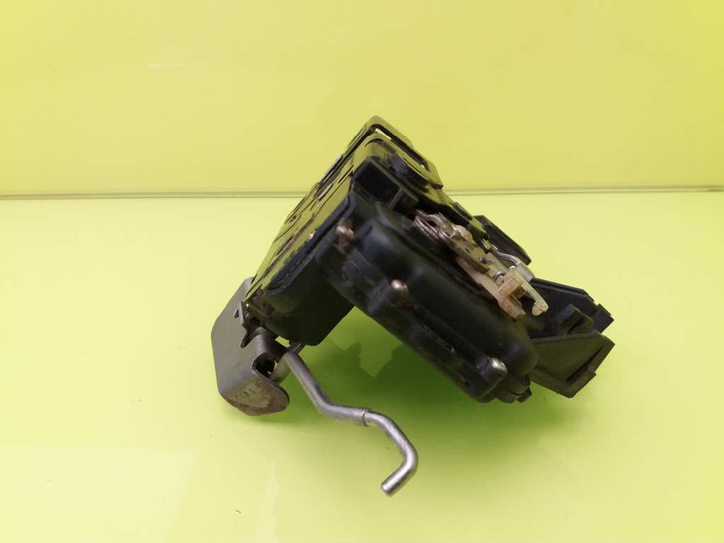 Cerradura puerta trasera derecha AUDI A6 BERLINA (4F2) 4