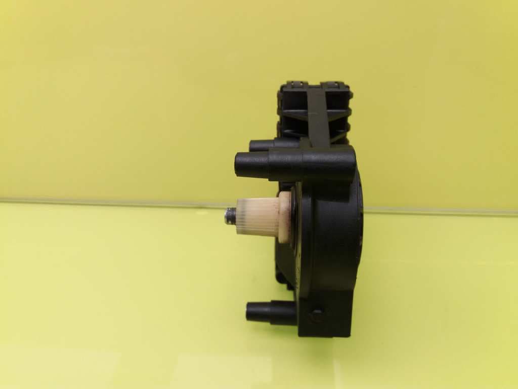 Motor elevalunas delantero izquierdo AUDI A6 BERLINA (4F2) 3