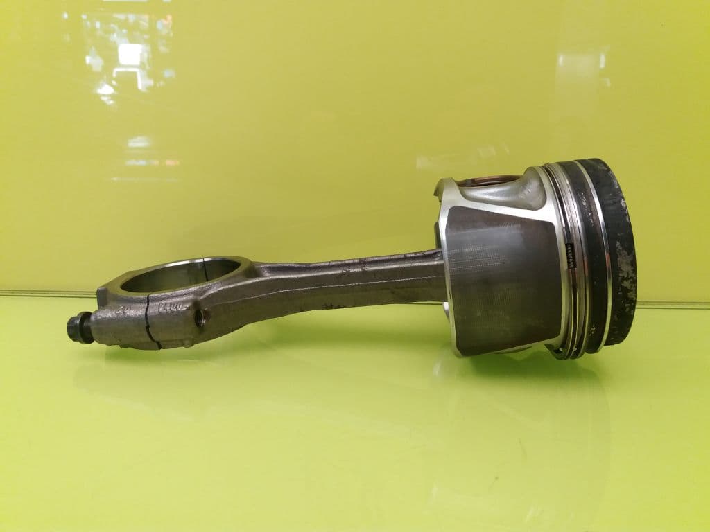 Piston VOLKSWAGEN GOLF V BERLINA (1K1) 3