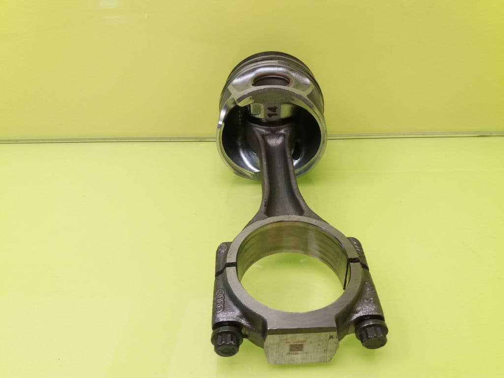 Piston VOLKSWAGEN GOLF V BERLINA (1K1) 2
