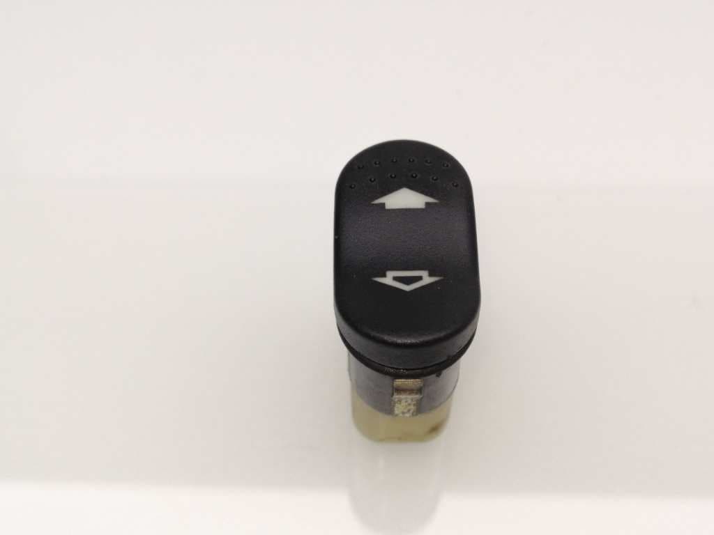 Mando elevalunas trasero derecho FORD FOCUS