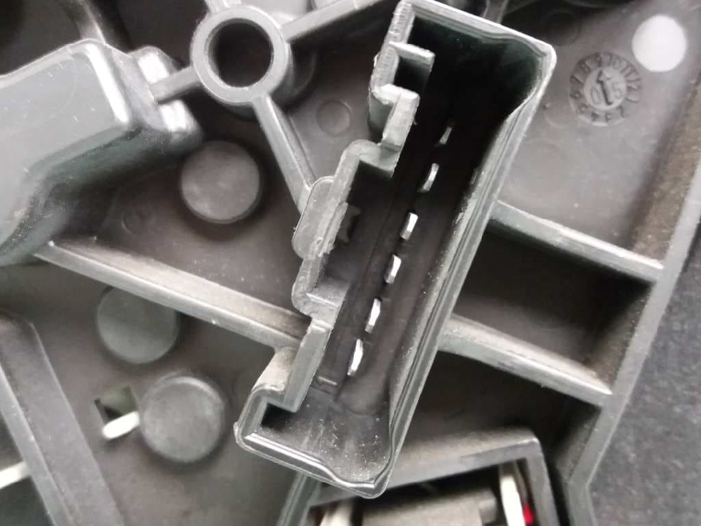 Piloto trasero derecho BMW SERIE 1 LIM 2