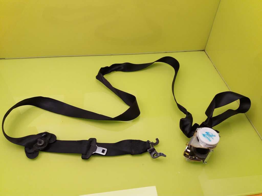 Cinturon seguridad delantero derecho BMW SERIE 1 LIM