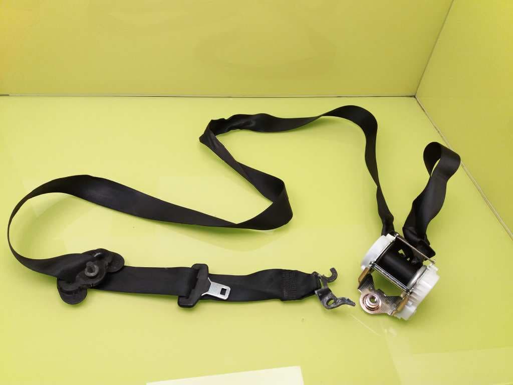 Cinturon seguridad delantero derecho BMW SERIE 1 LIM 3