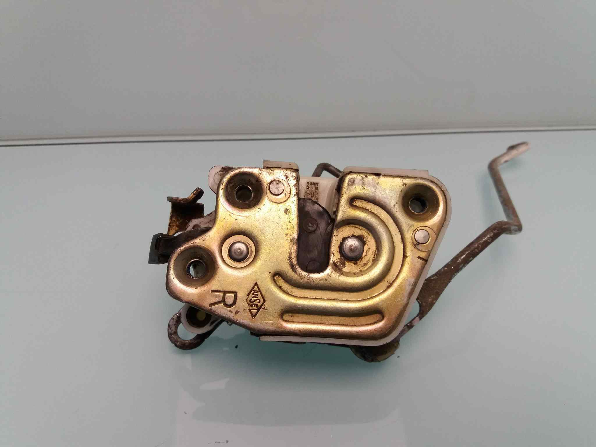 Cerradura puerta delantera derecha MITSUBISHI MONTERO (V20/V40) 2