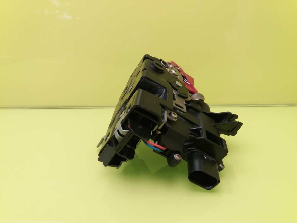Cerradura puerta trasera izquierda AUDI A4 AVANT (B5) 5