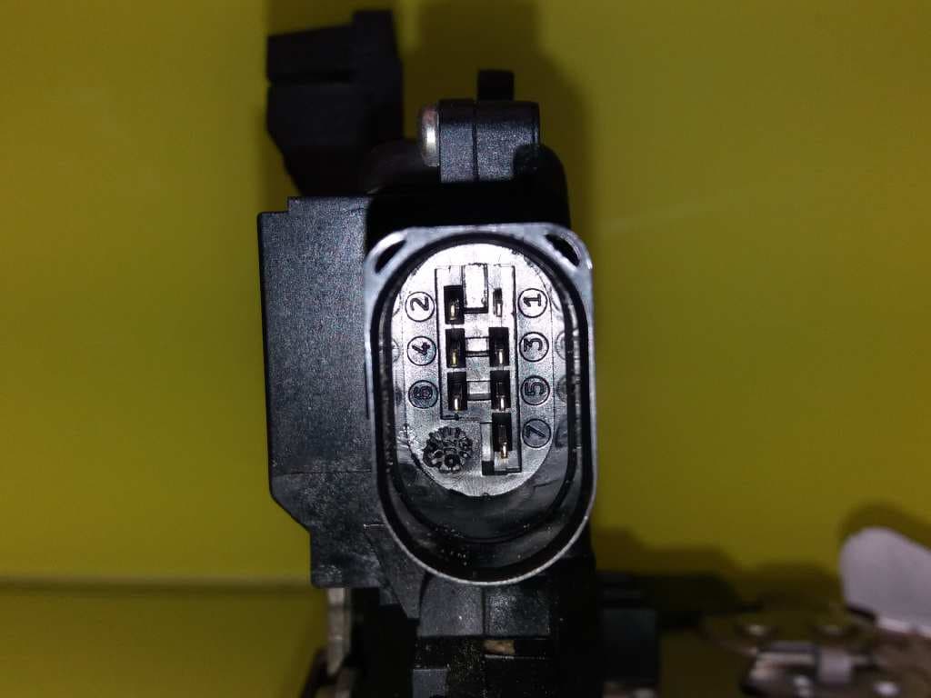 Cerradura puerta trasera izquierda AUDI A4 AVANT (B5) 4