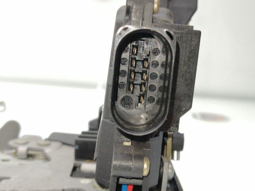 Cerradura puerta delantera derecha AUDI A4 AVANT (8E) 2