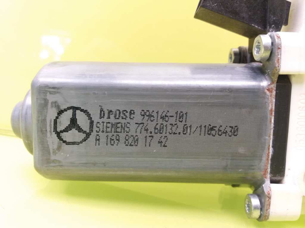 Motor elevalunas delantero izquierdo MERCEDES-BENZ CLASE B (W246) 3