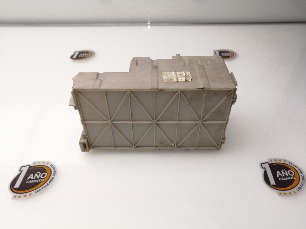 Caja reles / fusibles TOYOTA RAV 4 (A2) 2