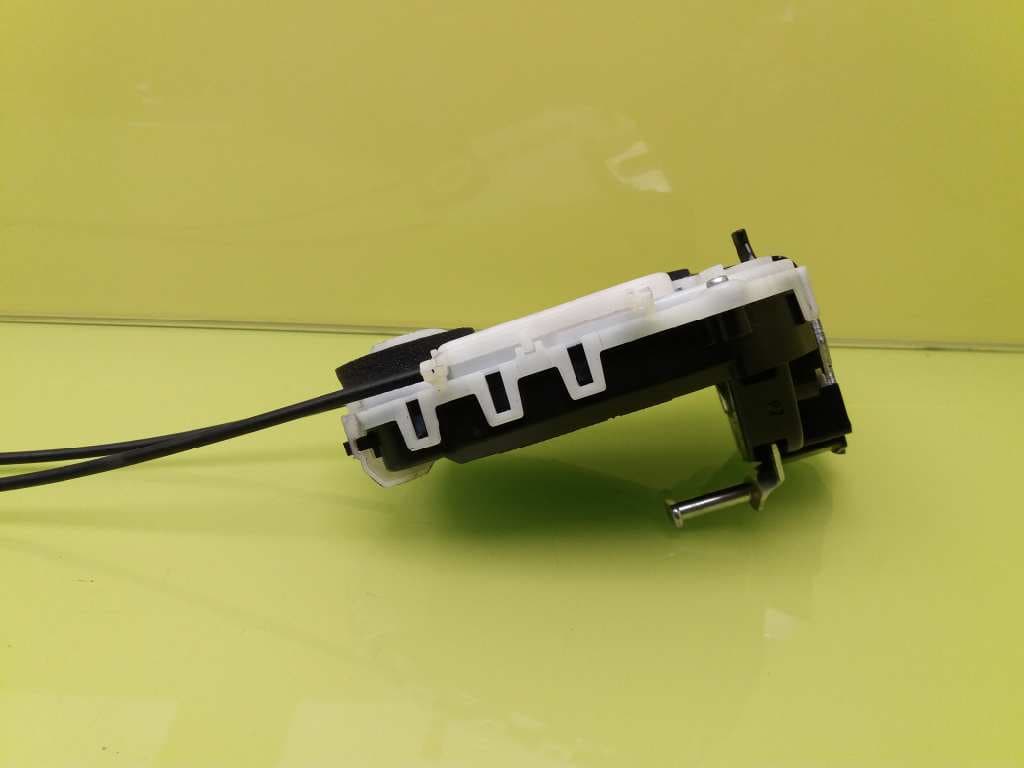 Cerradura puerta trasera izquierda TOYOTA YARIS (KSP9/SCP9/NLP9) 4