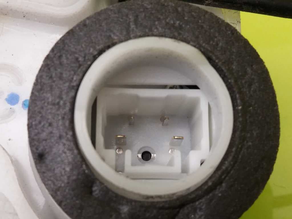 Cerradura puerta trasera izquierda TOYOTA YARIS (KSP9/SCP9/NLP9) 3