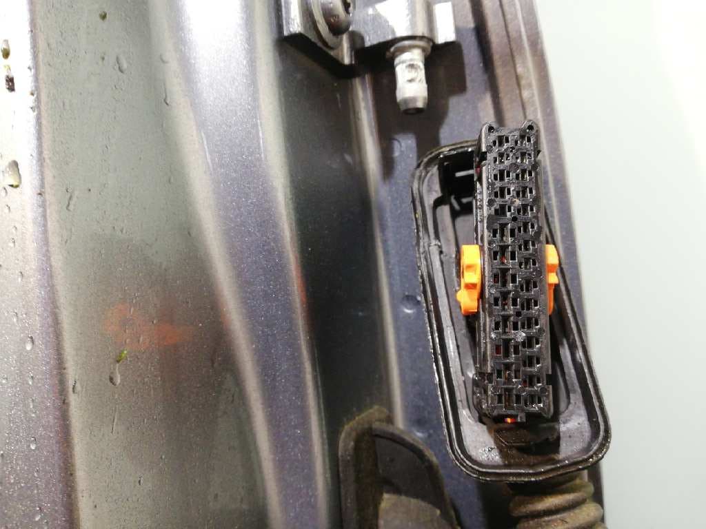 Puerta trasera izquierda SKODA RAPID 2