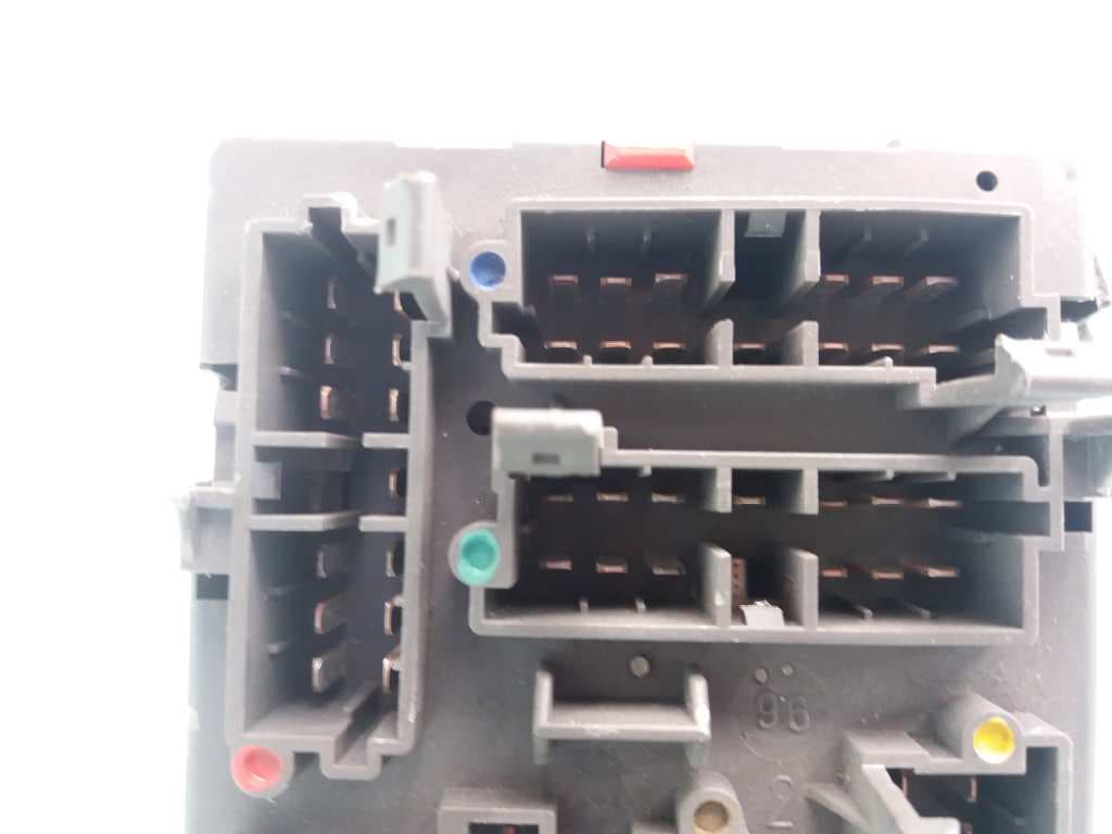 Caja reles / fusibles PEUGEOT 406 BERLINA (S1/S2) 3