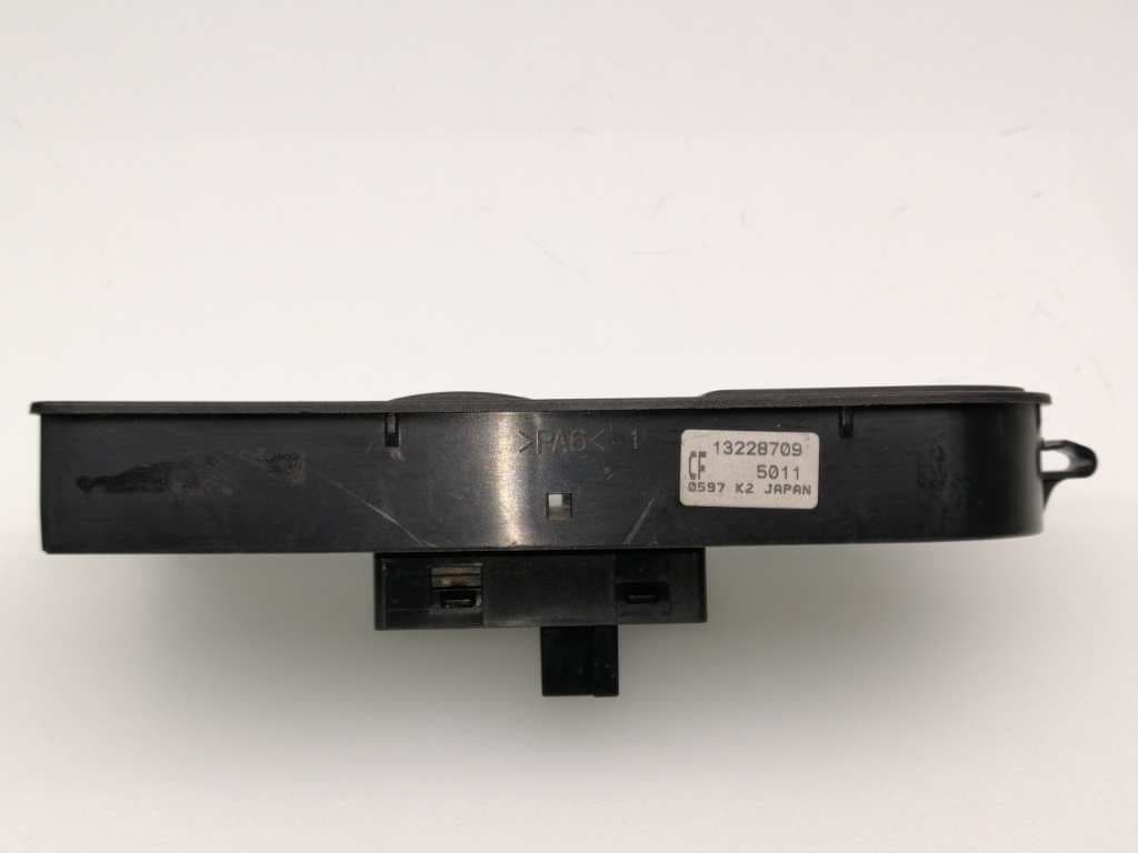 Mando elevalunas delantero derecho OPEL ASTRA H BERLINA 3