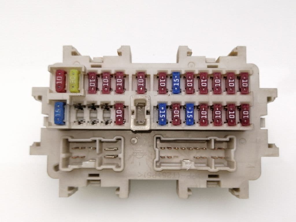 Caja reles / fusibles NISSAN PATHFINDER (R51)
