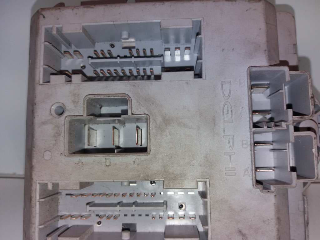 Caja reles / fusibles FIAT DOBLO 3