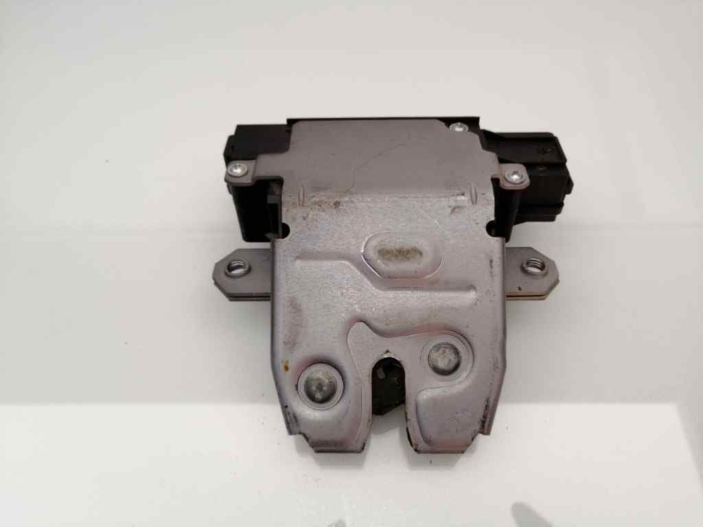 Cerradura maletero / porton FORD FOCUS BERLINA (CAP)