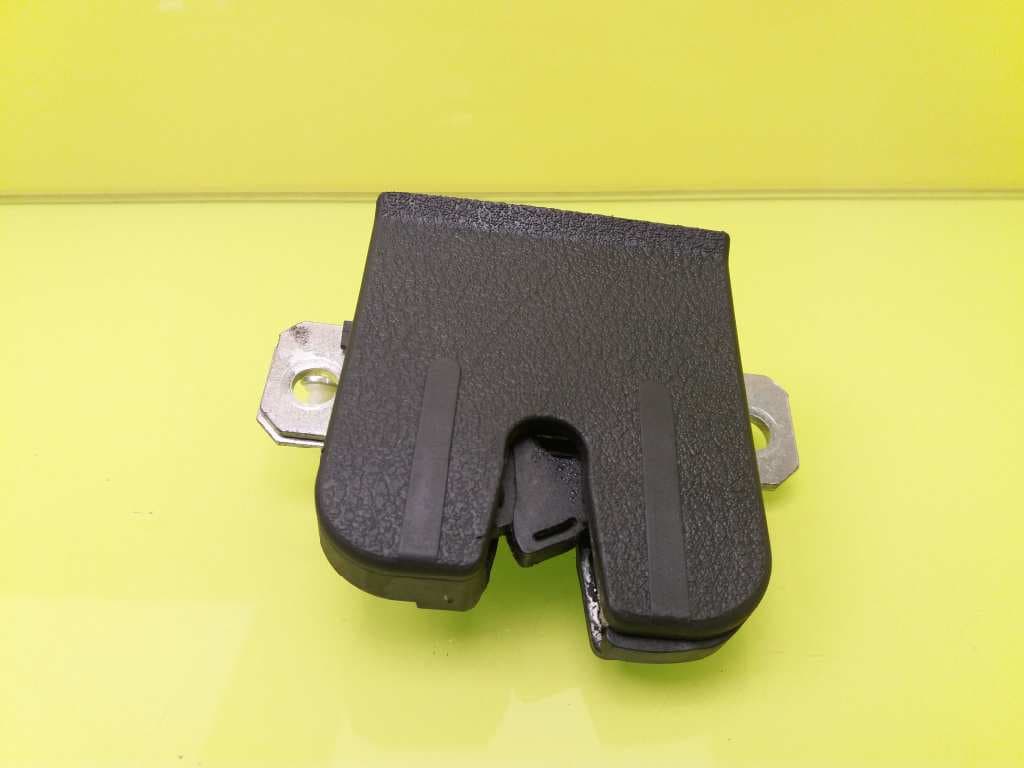 Cerradura maletero / porton VOLKSWAGEN POLO (9N1)