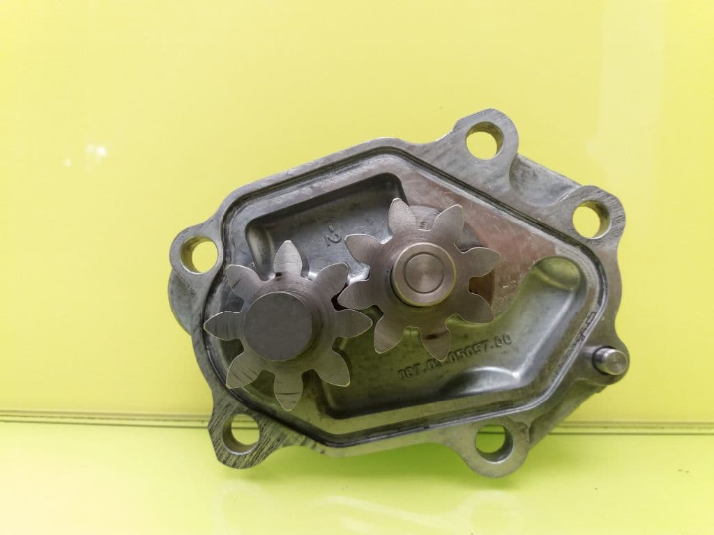 Bomba aceite NISSAN TERRANO/TERRANO.II (R20) 2