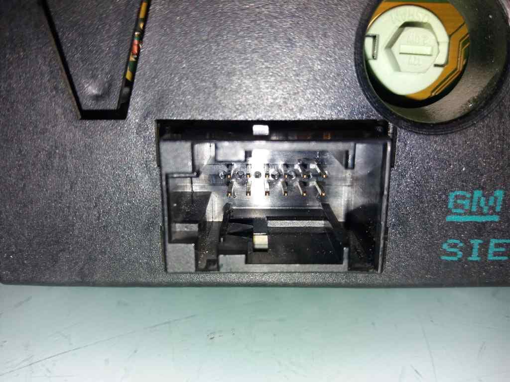 Pantalla multifuncion OPEL CORSA C 2
