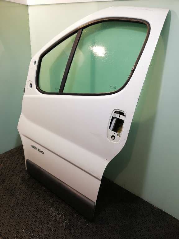 Puerta delantera izquierda RENAULT TRAFIC COMBI 4