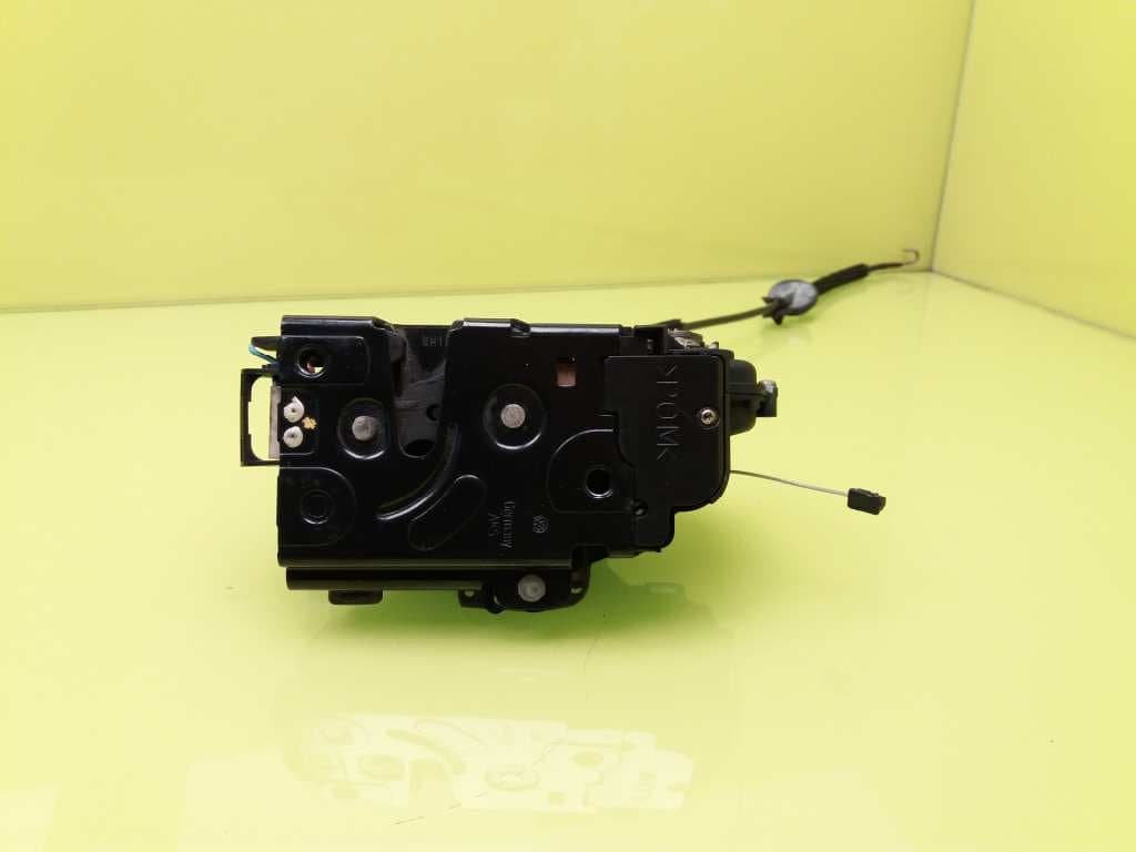 Cerradura puerta delantera derecha VOLKSWAGEN PASSAT BERLINA (3A2)