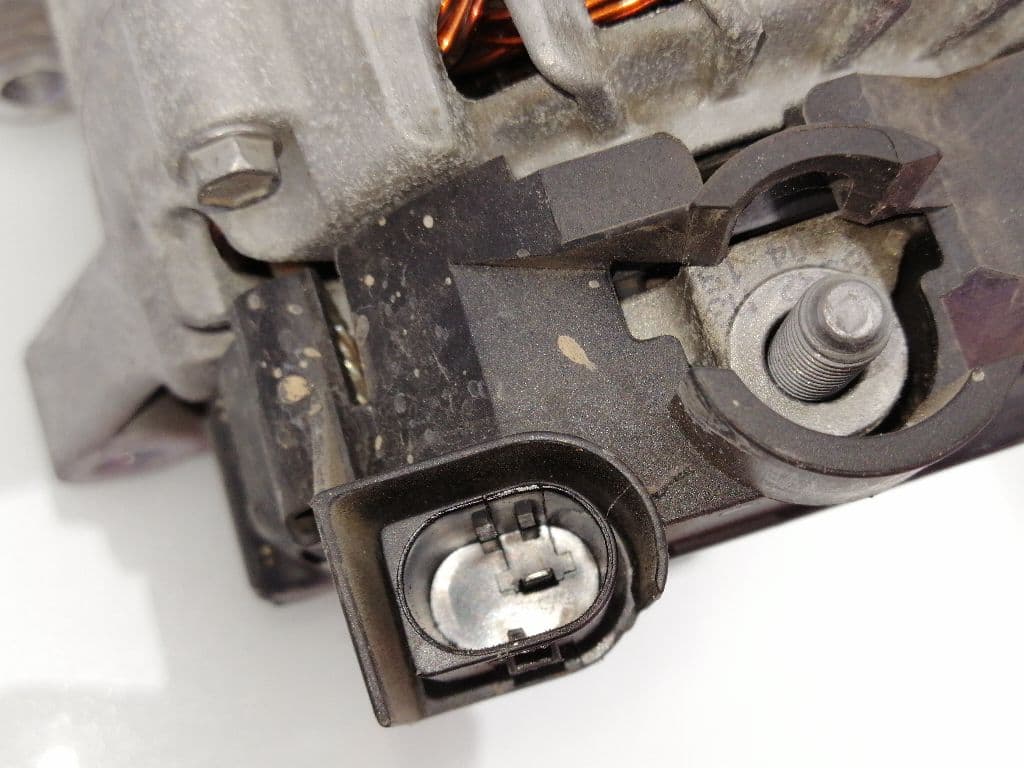 Alternador FORD FIESTA (CE1) 3
