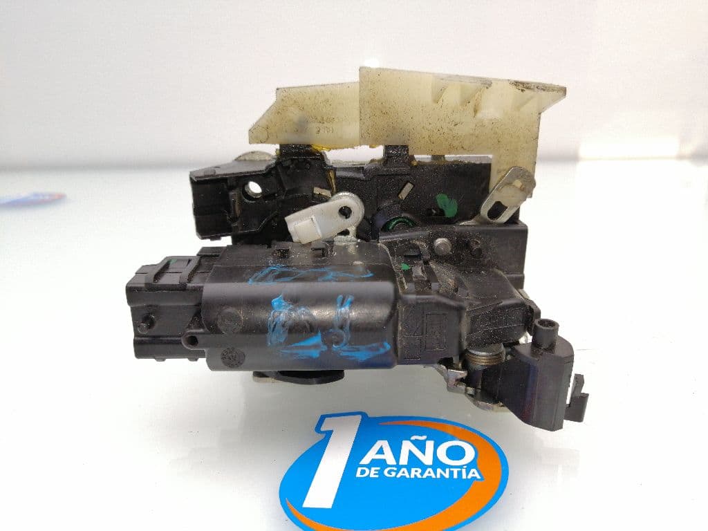 Cerradura puerta delantera derecha DACIA DUSTER 3