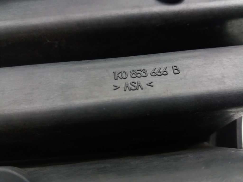 Plastico VOLKSWAGEN GOLF V BERLINA (1K1) 2
